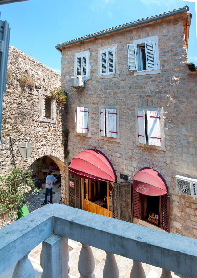 Astoria Hotel 4*