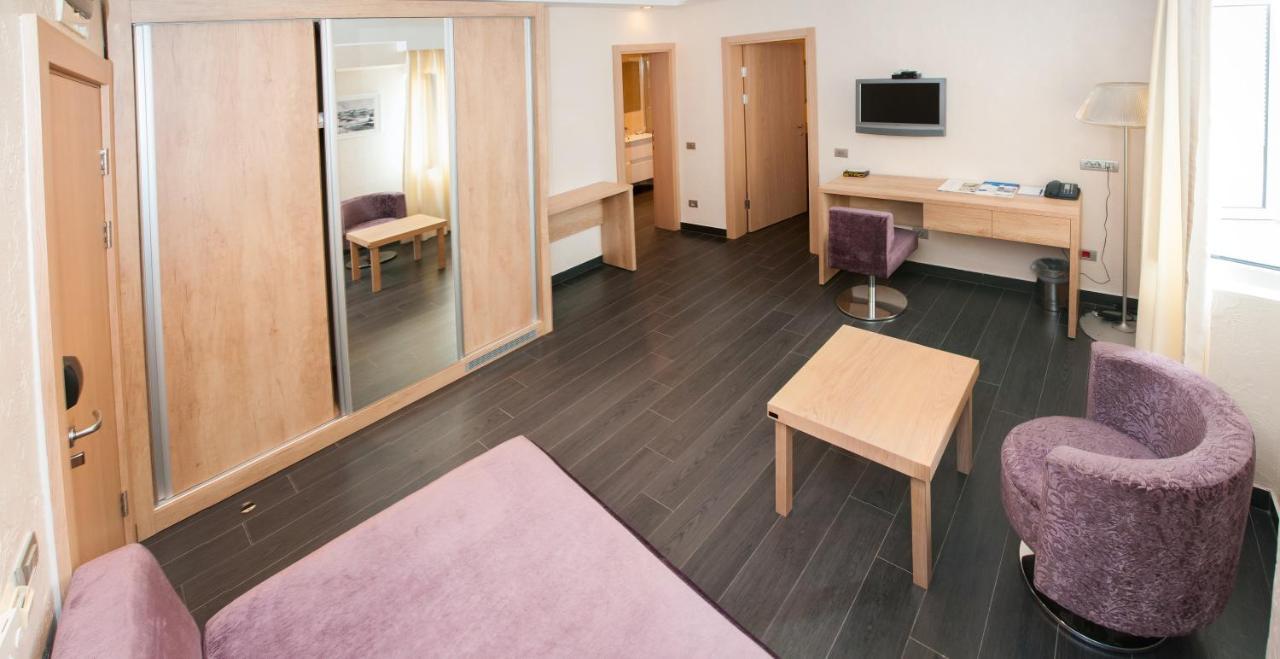 Astoria 4*